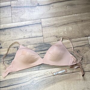Skims Wireless Form T-Shirt Bra